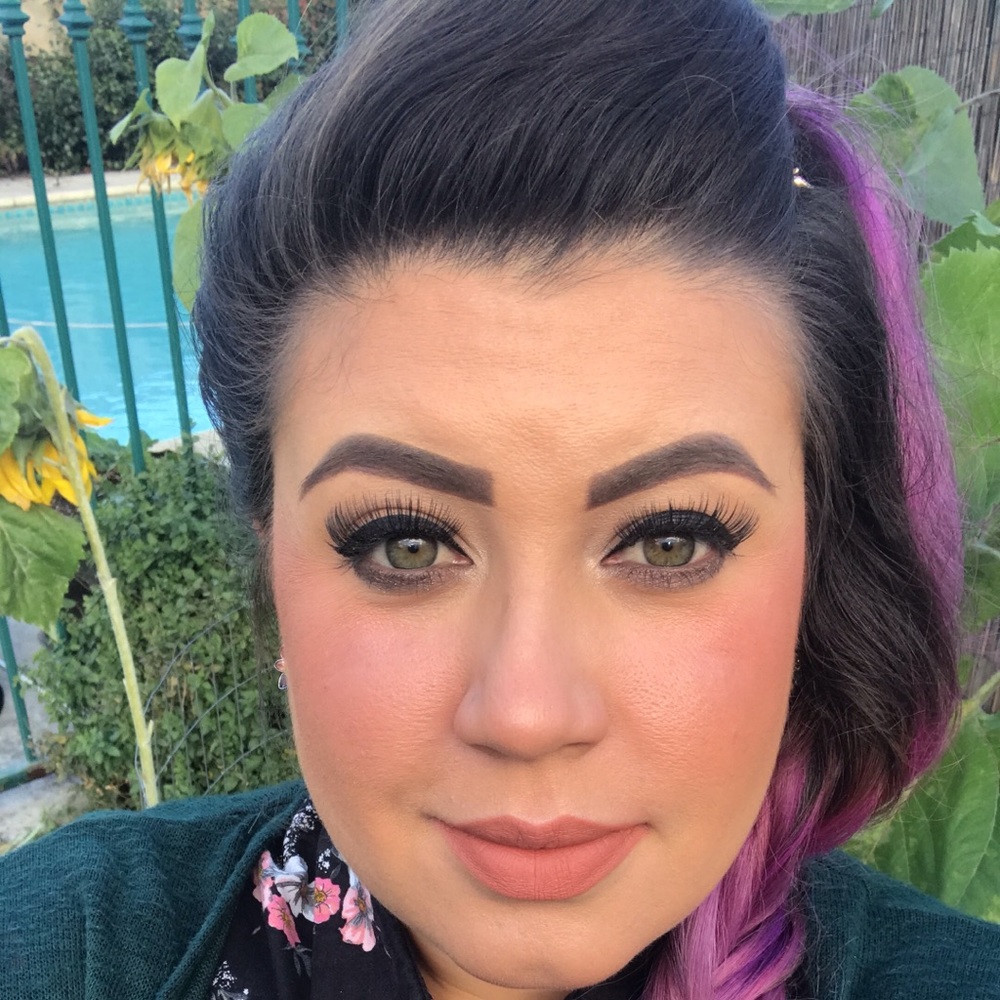 Meet your Posher, Lena